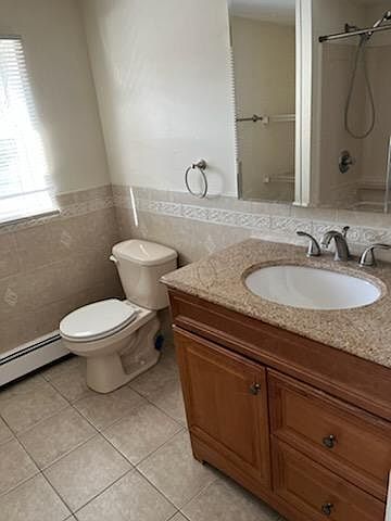 2nd image of 2591 Woodbridge Ave Floor 2