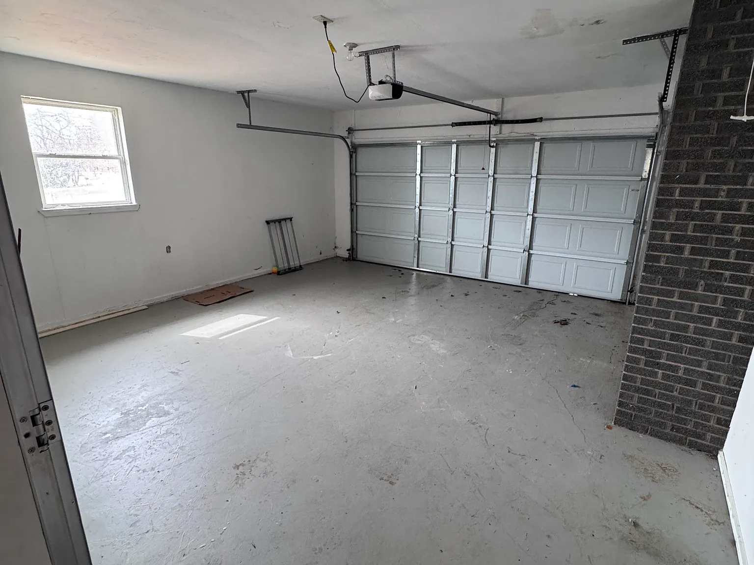 3 bed, 1.5 bath, 1668 sqft, $1,800 — Photo 2