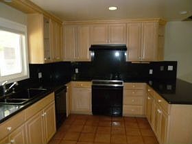 3rd image of 1419 Sugar Loaf Dr