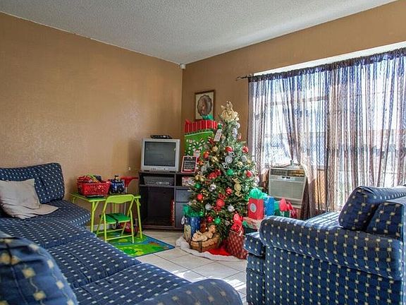 4th image of 1494 N Normandy Blvd