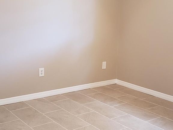 4th image of 14500 Daring Ave