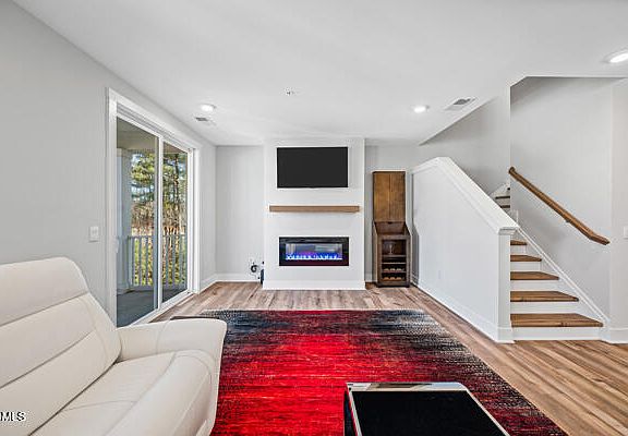 3rd image of 11548 Helmond Way #102