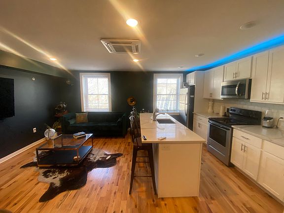 4th image of 1730 W Girard Ave #3F