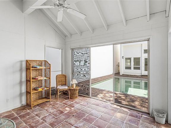3rd image of 8373 Baytree Dr