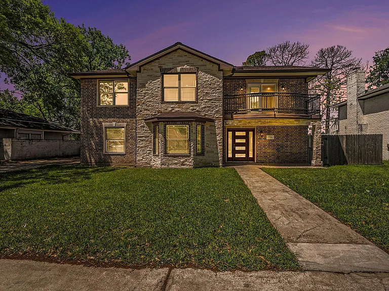 7711 Antoine Dr — Photo 4