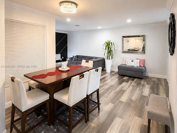 5th image of 2041 Bayberry Dr