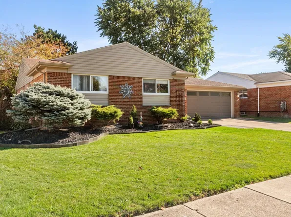 35408 Simon Dr, Clinton Township, MI 48035