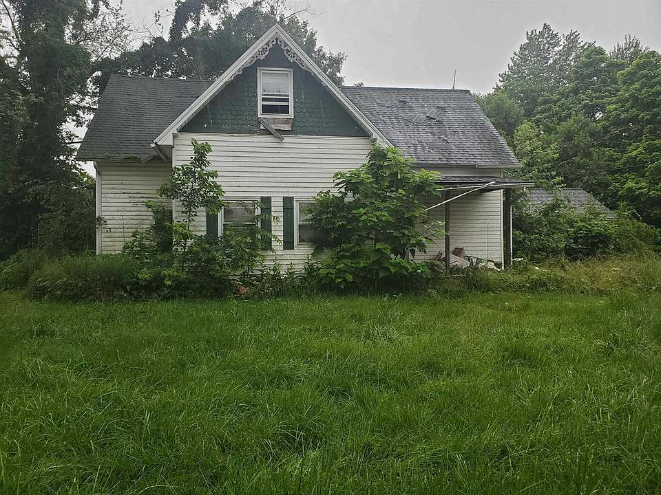 1st image of 301 E Henry St