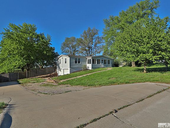 2nd image of 413 W D St