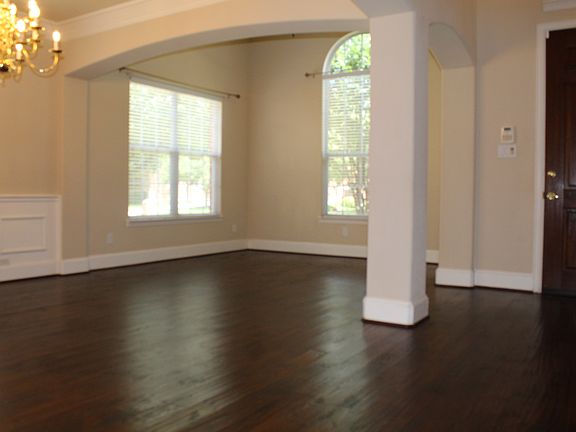 4th image of 3605 Leanne Dr