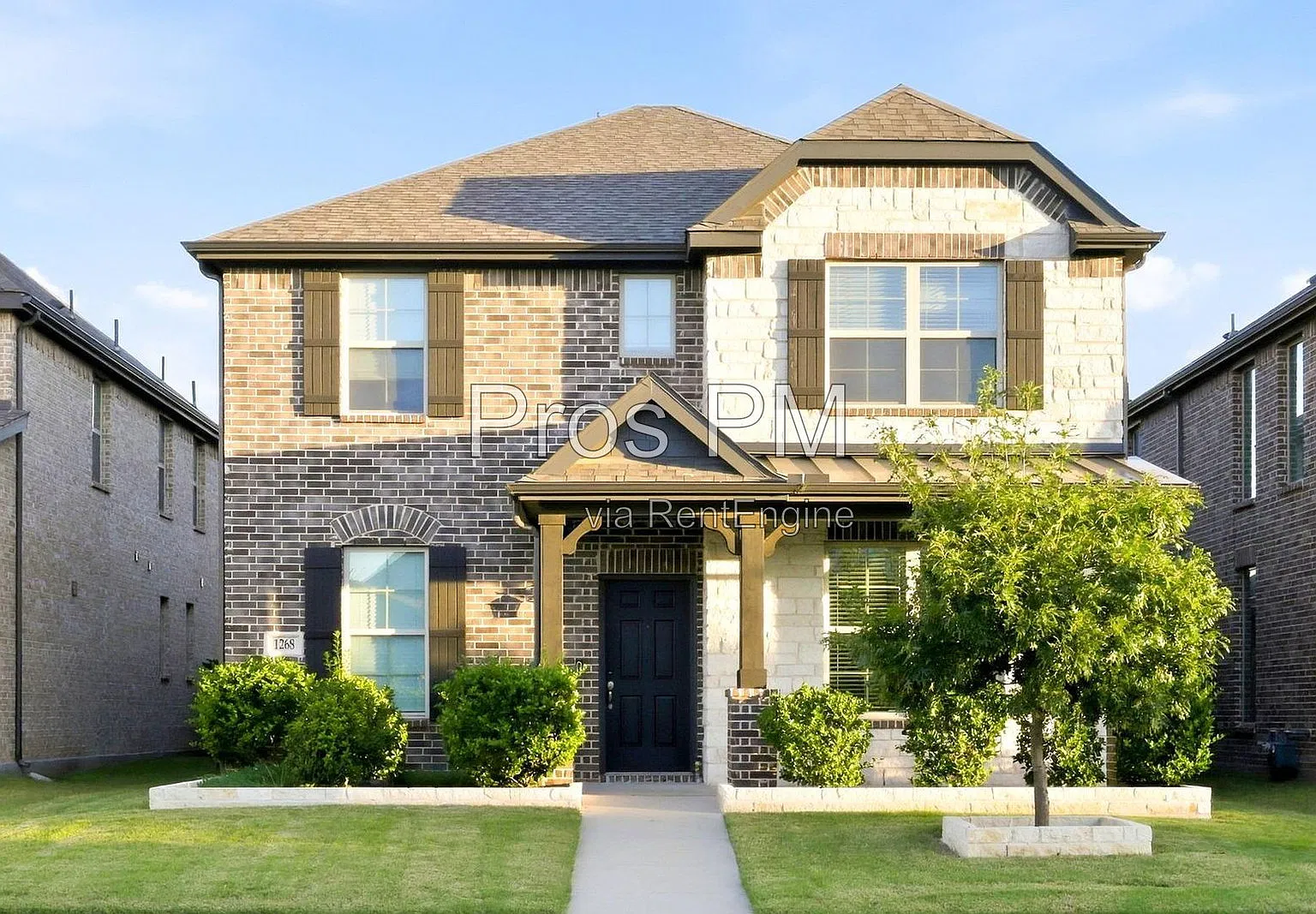 3 bed, 2.5 bath, 2843 sqft, $3,200 — Photo 1