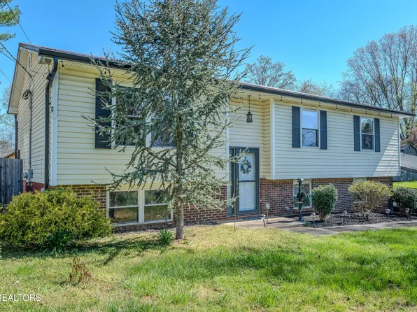 212 Virginia Dr, Seymour, TN 37865