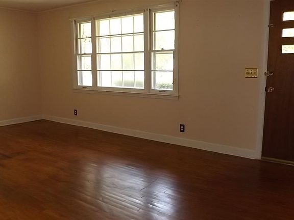 2nd image of 104 Tucson Dr