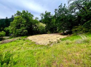 150 Oakcrest Dr, Garberville, CA 95542
