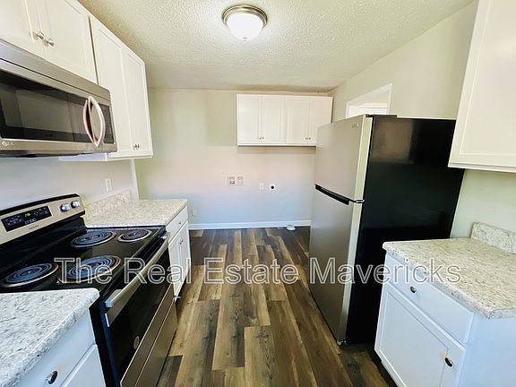 2nd image of 289 Pine Ave Unit 5