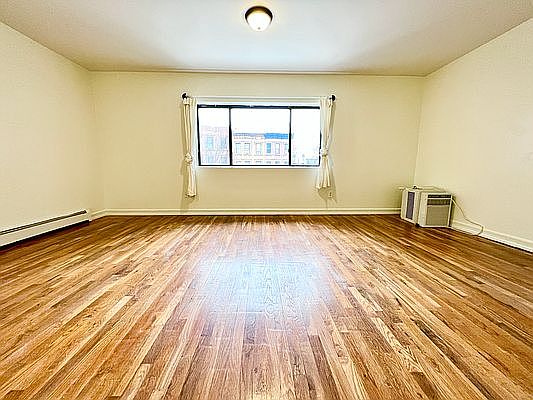 3rd image of 178 Quincy St #3