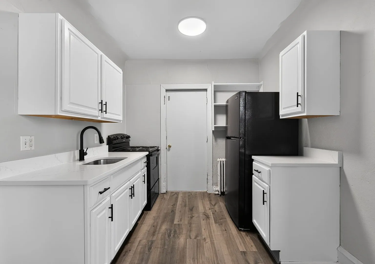 332 W Washington St — Photo 1