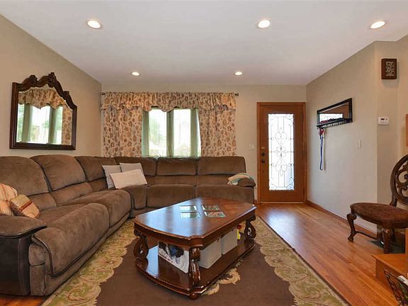 4th image of 151-46 11th Ave