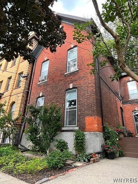 1st image of 55 Whitney Pl