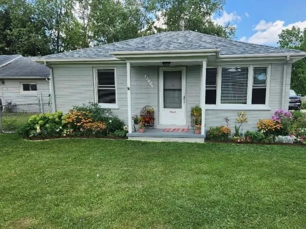 6233 Custer St, South Rockwood, MI 48179