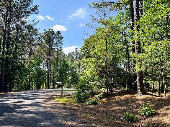 3rd image of 32 Ruedo Ln