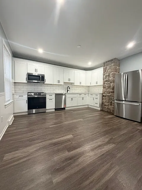 233 Centre St #2