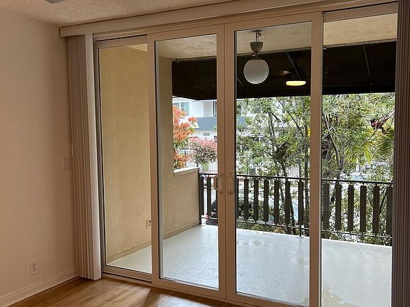 5th image of 1921 Vista Del Mar St APT 102