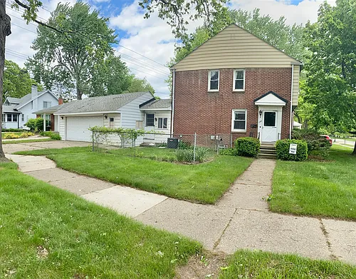 1301 E 4th St Photo 1
