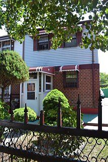 2nd image of 864 Cauldwell Ave