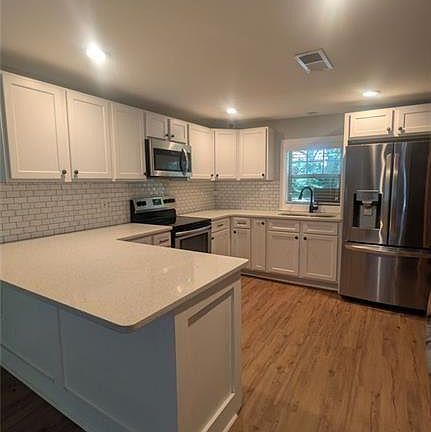 3rd image of 2803 3rd Ave SW