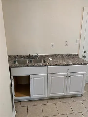 3102 Orleans Ave — Photo 4