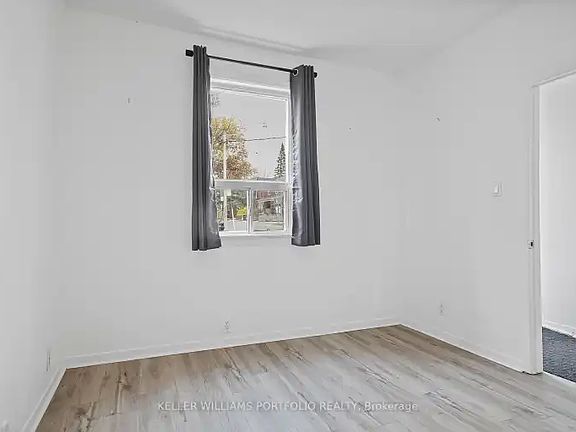 4th image of 58 Manning Ave #1A