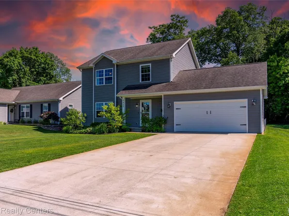 8423 Cascade St, Commerce Township, MI 48382