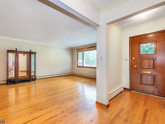 4th image of 68 Bentley Rd