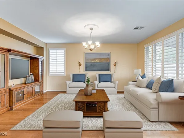 2828 Cottoneaster St, Las Vegas, NV 89135