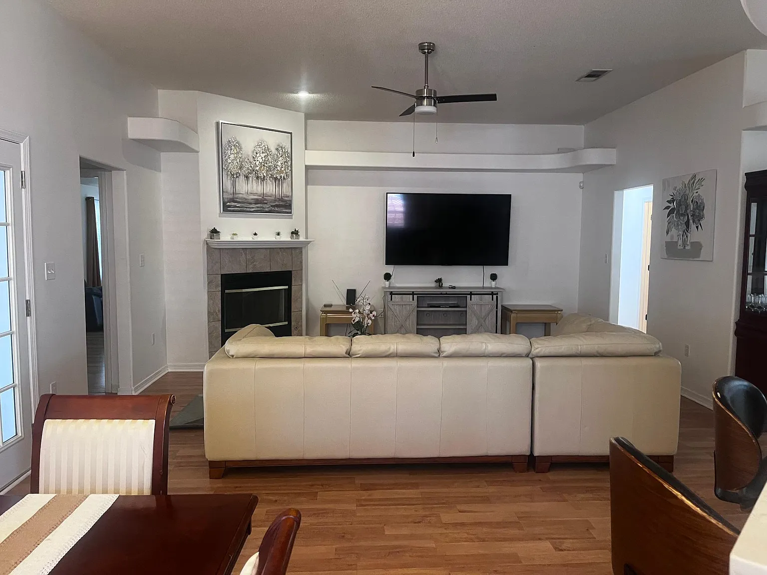 3 bed, 2417 sqft, $2,300 — Photo 4