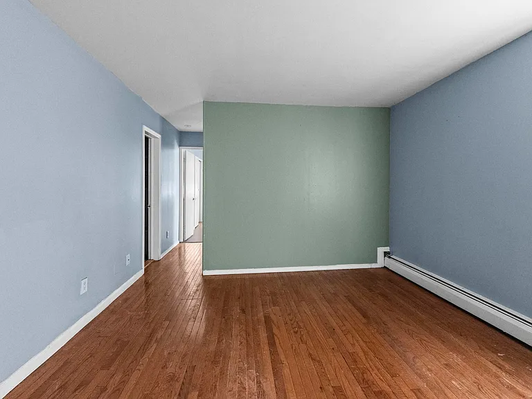 817 10th St #B2 — Photo 4