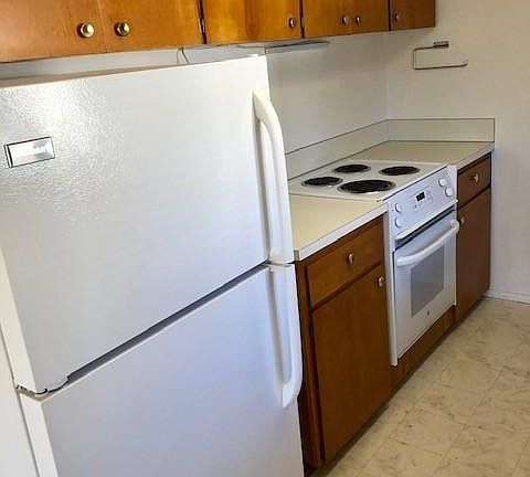 3rd image of 2-5417 32nd Ave NW #2