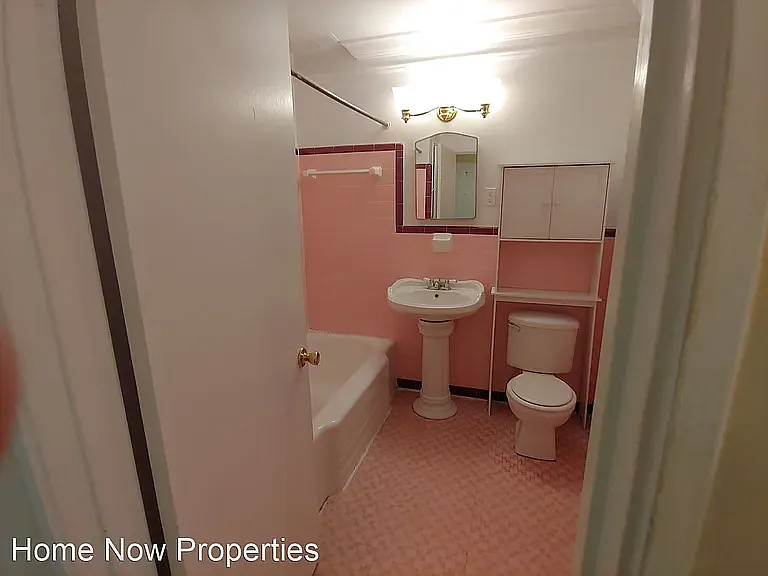 1352 North Ave NE #7 — Photo 4