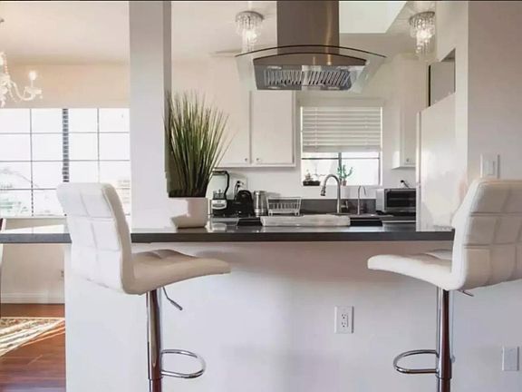 2nd image of 1937 18th St APT 5