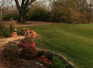 905 Golfview Dr, Eureka, IL 61530