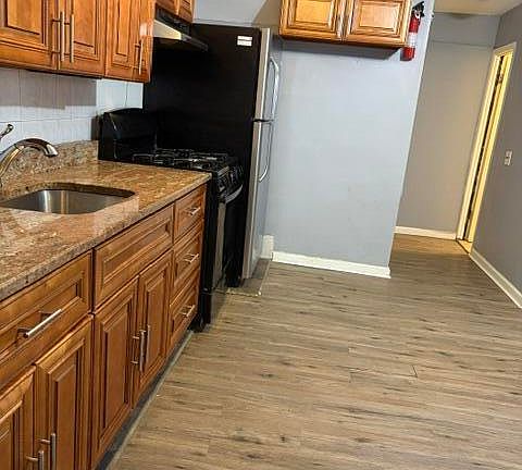 3rd image of 423 Lisk Ave