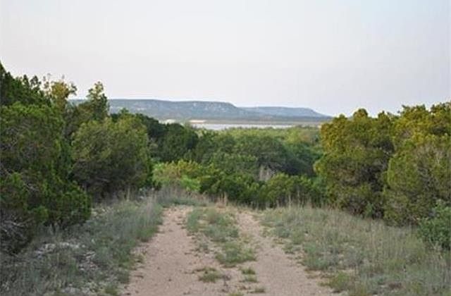 2nd image of 221 Heinze Ranch Rd