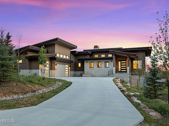 3rd image of 2730 E Bitterbrush Dr
