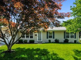 25 Forestwood Dr, Saint Louis, MO