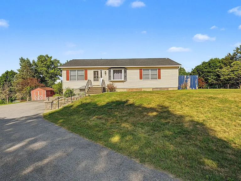 318 Cornwall Hill Rd — Photo 1