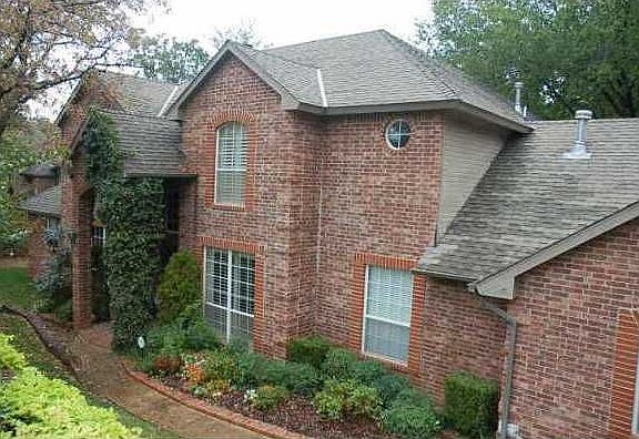 Home for Sale in Edmond, Oklahoma $279,900