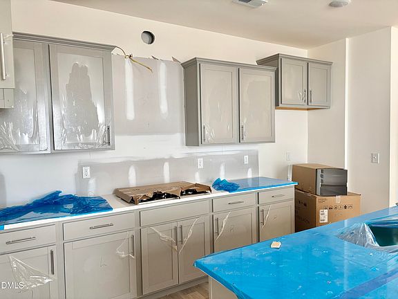 3rd image of 12 Gerrard St #2