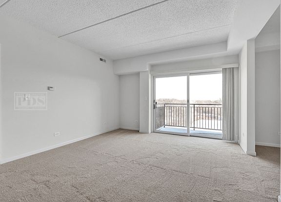 3rd image of 125 Lakeview Dr Unit 505