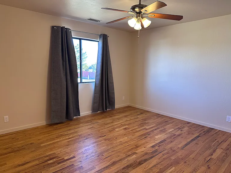 3021 N Castle Dr — Photo 6